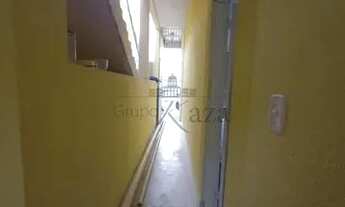 Imagem 4: Kitnet/conjugado para aluguel possui 24 metros quadrados com 1 quarto