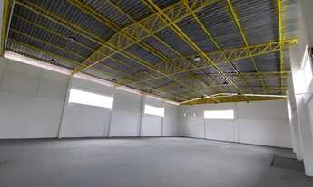 Imagem 1: ALUGO GALPÃO NO PARQUE 10 - COM ÁREA ADMINISTRATIVA E ESTACIONAMENTO