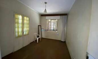 Imagem 4: Sobrado ao lado da Estação de Metrô Praça da Árvore