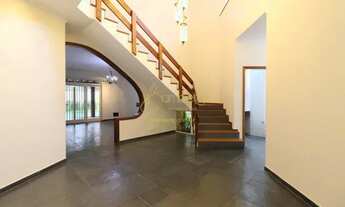 Imagem 3: Casa à venda com 4 dormitórios 3 vagas de garagem ao lado da estação Alto da Vista do metr