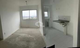 Imagem 2: Apartamento de 2 dormitórios e 1 vaga de garagem, no bairro Humaitá, em Porto Alegre