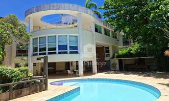 Imagem: Linda Mansão em condomínio na Fróes !!