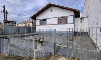 Imagem: Terreno de 637m² com 3 casas térreas a