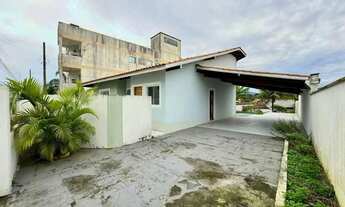 Imagem: Casa ampla com piscina à venda no Ceniro