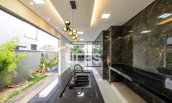 Imagem 6: Casa à venda Condomínio Parqville Jacarandá 3 suítes, piscina aquecida com hidromassagem