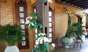 Imagem 4: BS IMOBILIÁRIA VENDE casa estilo colonial em Camboinhas, distante 200 metros da praia