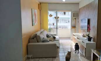 Imagem 2: Apartamento 3 Dormitórios, no Centro a uma Quadra da Beira-mar Norte