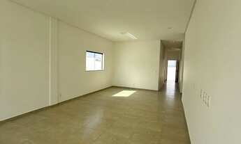 Imagem 3: Aluguel de Casa em Condomínio, Casa Terreá com 1 suite, 2 quartos, 2 BWC, Sala ampla..