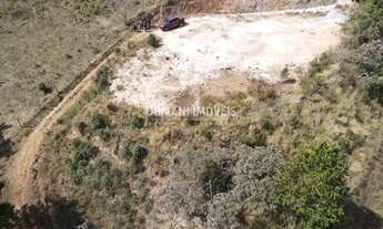 Imagem 2: Belo Terreno Plano à Venda na Região do Parque da Água Santa - Campos do Jordão/SP