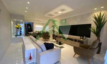 Imagem: Excelente sobrado de alto padrão com porteira