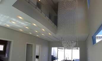 Imagem 6: Casa de condomínio alto padrão 350m², 4 quartos (3 suítes), 4 vagas. Possui Piscina e Jacu