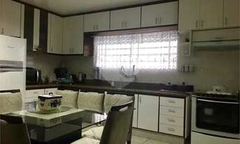 Imagem 4: Sobrado à venda com 175m² de área construida com 3 dormitórios, localizado no bairro da Vi