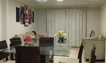 Imagem: Casa com piscina no Garavelo