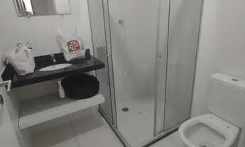 Imagem 3: Alugo Apartamento com 2 quartos, sendo 1 suite, 2 vagas de garagem. O apartamen