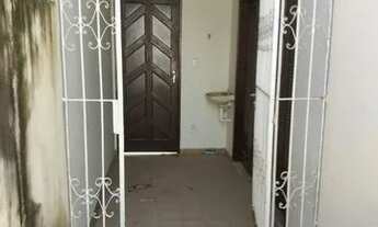 Imagem 6: Casa nos Cavaleiros com 4 quartos sendo 1 suíte para Locação