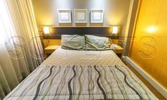 Imagem 3: Flat totalmente reformado com 1x dormitório com mobília, com serviços no prédio. Consulte