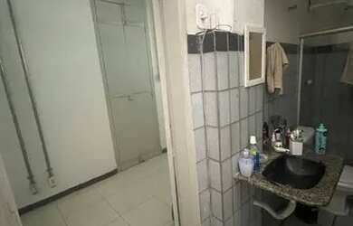 Imagem 3: Casa em frente à praça camerindo