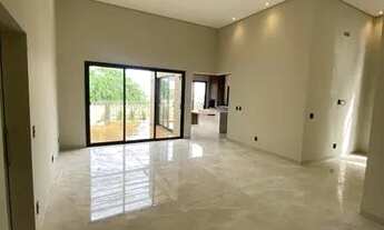 Imagem 3: Casa térrea para vender em condomínio no Vila do Golfe, pronta para morar