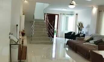 Imagem 5: Casa duplex de luxo com quatro suítes, piscina e churrasqueira em acabamento de primeira