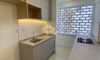 Imagem 3: Apartamento Reformado de 2 Dormitórios na José do Patrocínio - 60 m² Privativos, Sol da Ma