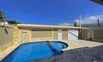 Imagem 2: Casa de alto padrão, com 5 suítes, 261,92 M² de área útil, piscina, churrasqueira, no Flór