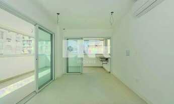 Imagem 2: Apartamento com varanda novo