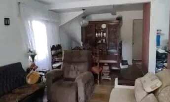 Imagem 3: Casa em Porto Alegre, no bairro Guarujá, com 3 dormitório(s), e 3 banheiros, à v