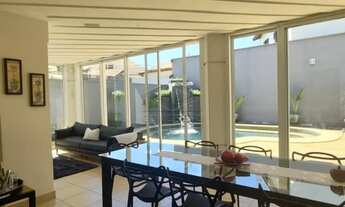 Imagem 5: Luxuosa Casa com Área Gourmet, Piscina Aquecida e Suíte Master no Residencial Tivoli I - B