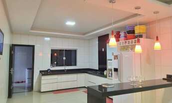 Imagem 2: Casa para venda com 200 metros quadrados com 2 quartos