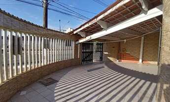 Imagem: Casa com 2 Dormitórios, 4 Vagas, Porteira