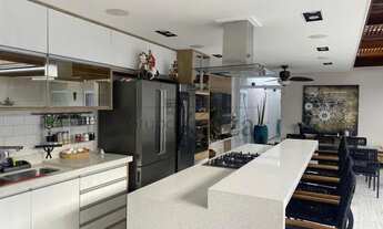 Imagem 6: Casa Sobrado Jardim Motorama para venda possui 400 metros quadrados com 4 Dormitórios 4 Su