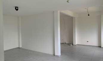 Imagem 3: Excelente loja embaixo da loja Lumas no cento de Itapecerica da Serra