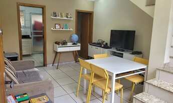 Imagem 2: Casa Geminada com Entrada Coletiva e Área Privativa de 2 quartos à venda por R$ 270.000,00