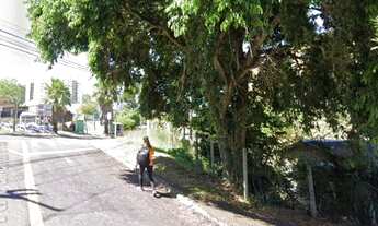 Imagem 2: Terreno em otima localização, com casa em alvenaria
