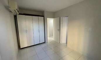 Imagem 4: Tres quartos, no jardim Oceania