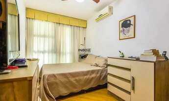 Imagem 4: Cobertura Triplex Mobiliada em Petrópolis - 207m², 3 Quartos e Vista Ampla