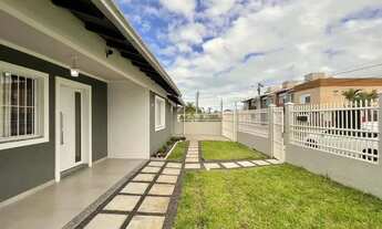 Imagem 2: Excelente casas localizada de 3 quartos a poucos metros do mar!!