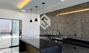 Imagem 5: Casa Alto Padrão com 3 Suítes, Piscina e 168m² de Elegância