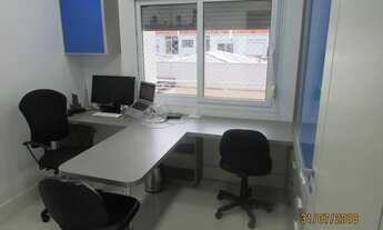 Imagem 7: Apartamento para venda com 230 metros quadrados e 4 dormitórios em Menino Deus - Porto Ale