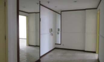 Imagem 5: Conjunto de 2 Salas comerciais subdividida em saletas com sacada e vista livre próximo da