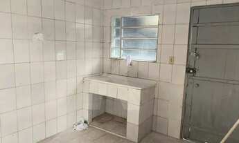 Imagem 3: Casa com 2 quartos, sala, cozinha, banheiro, área de serviço