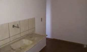 Imagem 6: Oportunidade Alugo casa Sta Monica três cômodos fundo não tem garagem