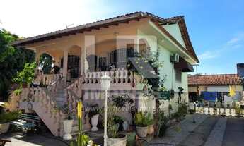 Imagem: Casa independente com quintal amplo, localizada