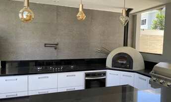 Imagem 3: Casa para aluguel e venda possui 300 metros quadrados com 4 quartos