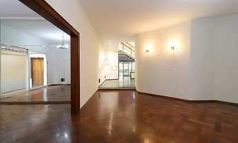 Imagem 7: Casa à venda com 4 dormitórios 3 vagas de garagem ao lado da estação Alto da Vista do metr