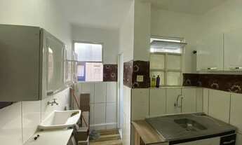 Imagem 7: Kitnet na quadra da praia em São Vicente, com armários, portaria 24h, vaga para moto