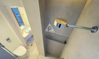 Imagem 6: Excelente Apartamento Reformado com 2 Quartos e Dependência Completa em Ipanema Próximo a