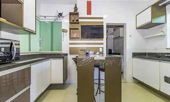 Imagem 7: Sobrado no bairro de Santa Felicidade com 540m², 4 dormitórios ( sendo 2 suítes ) e 3 vaga