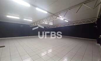 Imagem 3: Casa Comercial de 370,00 m² em Localização Privilegiada - Nova Suiça