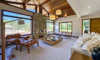 Imagem 7: Linda e aconchegante casa com ótimo padrão construtivo e fino acabamento, em condomínio no